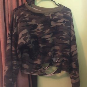 long sleeve camo crop top